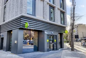 Photograph of Premier Inn, London