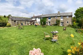 Photograph of Fox Valley Cottages, Trenewan