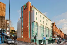Photograph of Holiday Inn Express, London