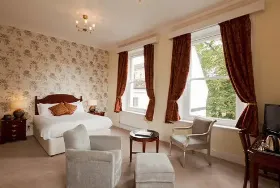 Photograph of Thomas Paine Hotel, Thetford