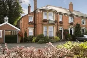 Photograph of Banbury Cross B&B, Banbury