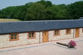Photograph of Hook Farm Cottages, Wootton Bassett